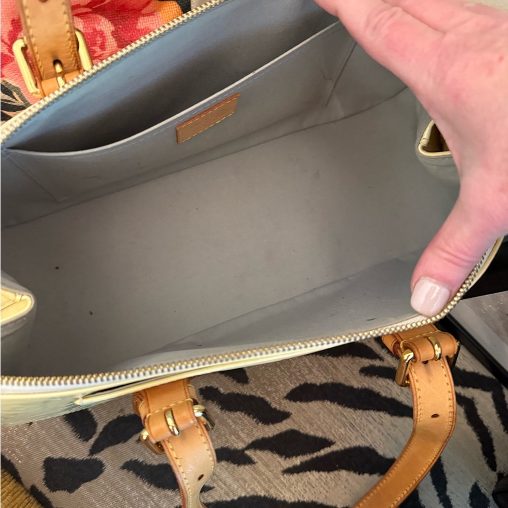 Louis Vuitton Monogram Vernis Rosewood Perle Handbag - Picture 7 of 13